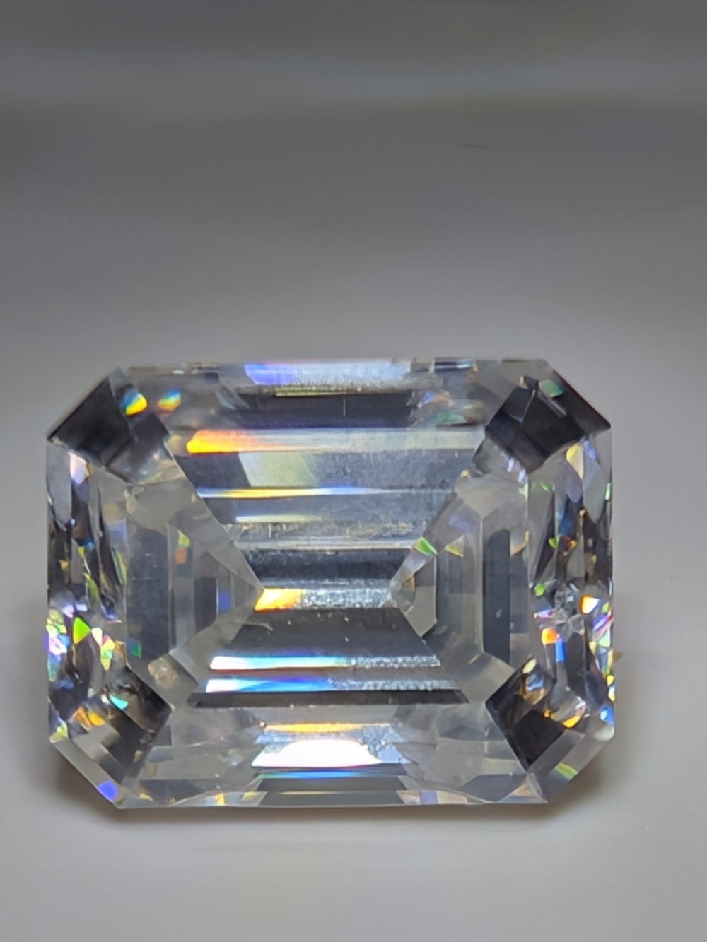 3 carat Diamond - Emerald Cut 💎 Lab Diamond - 3.00 CARAT IGI Certified 💎⚜️💎